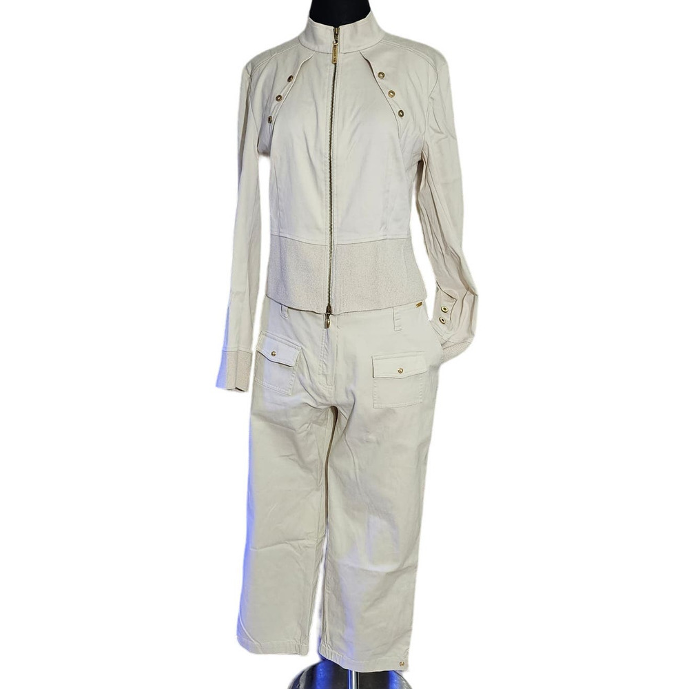 St John Sport 2PC crop pants and jacket color cream sz M
